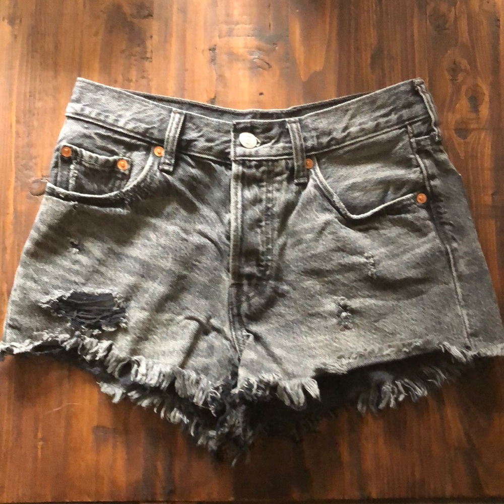 Levi 501 Cut Off Jean Shorts
